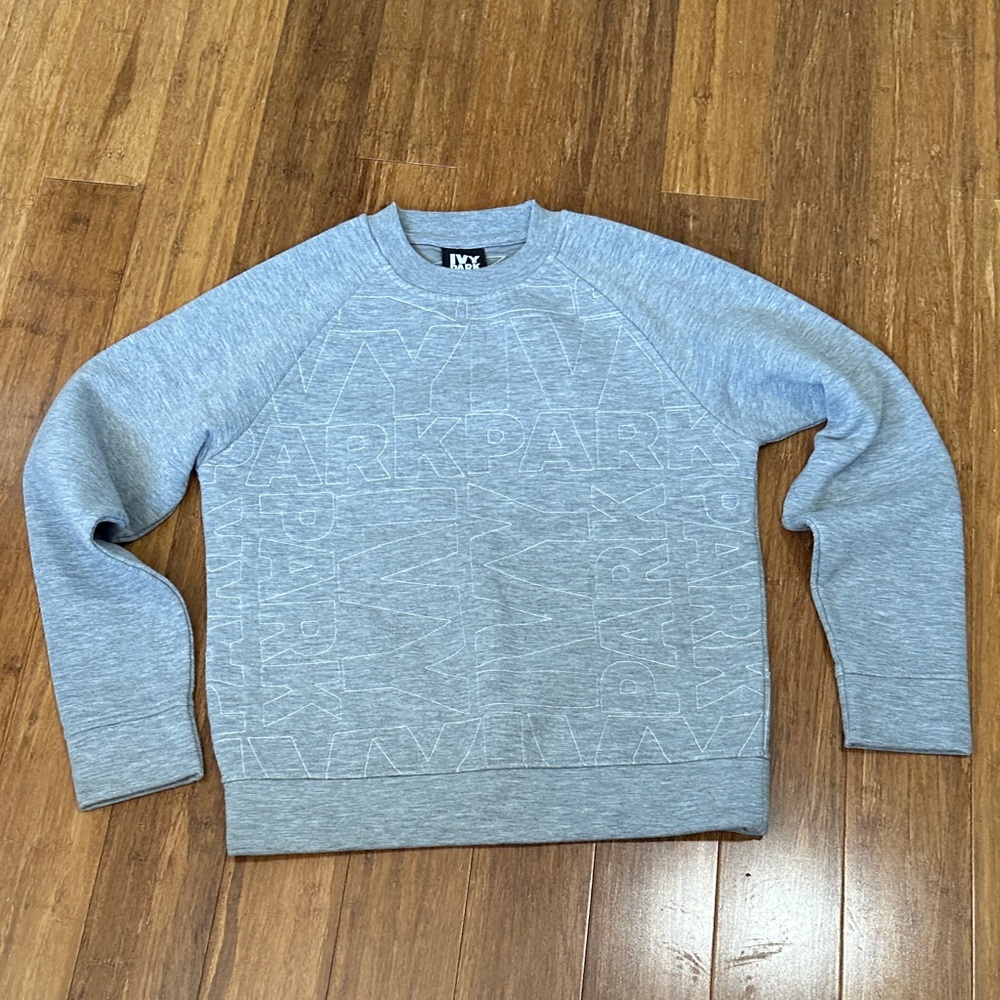 LAST CHANCE OFFER: IVY PARK Light Gray Sweatshirt